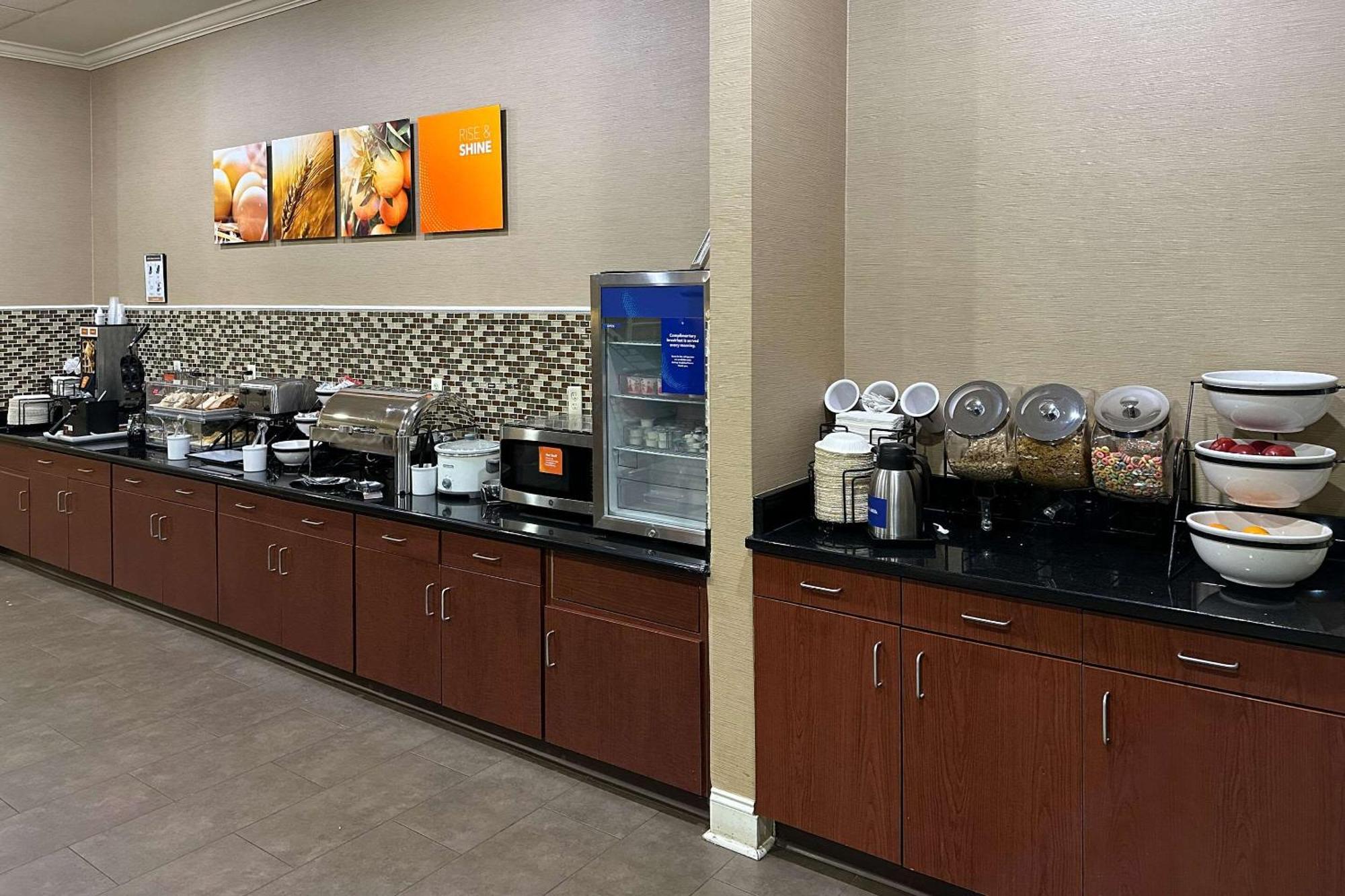 Comfort Inn & Suites Rogersville Exteriör bild