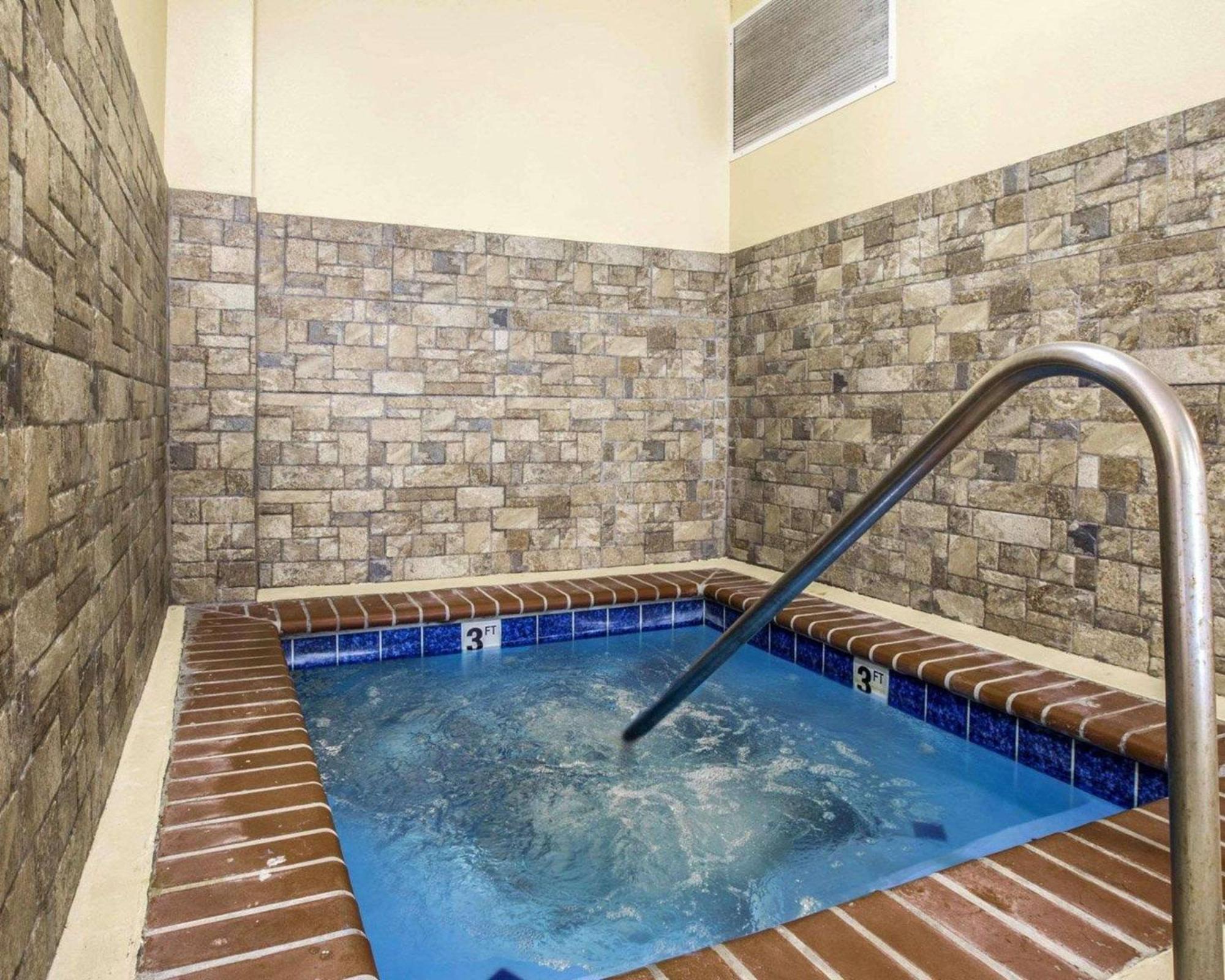 Comfort Inn & Suites Rogersville Exteriör bild
